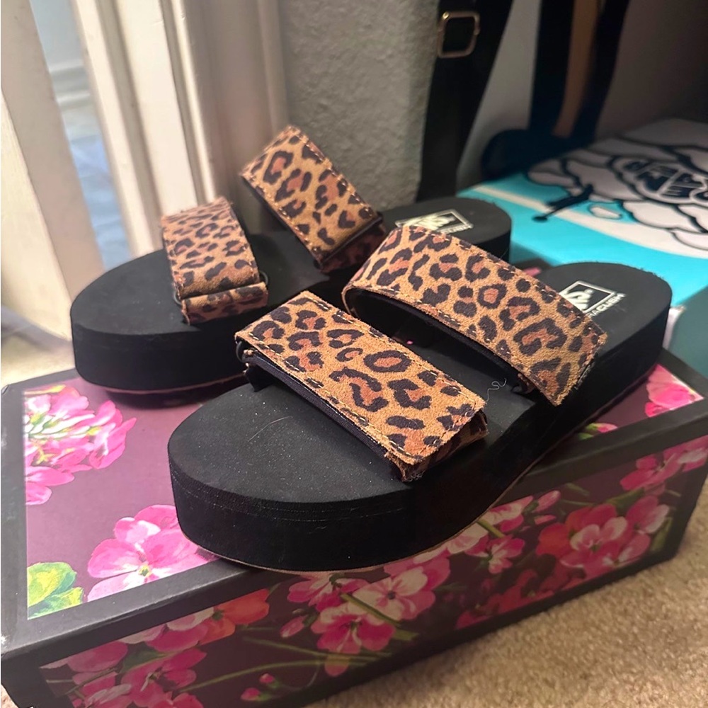 Vans cheetah slides